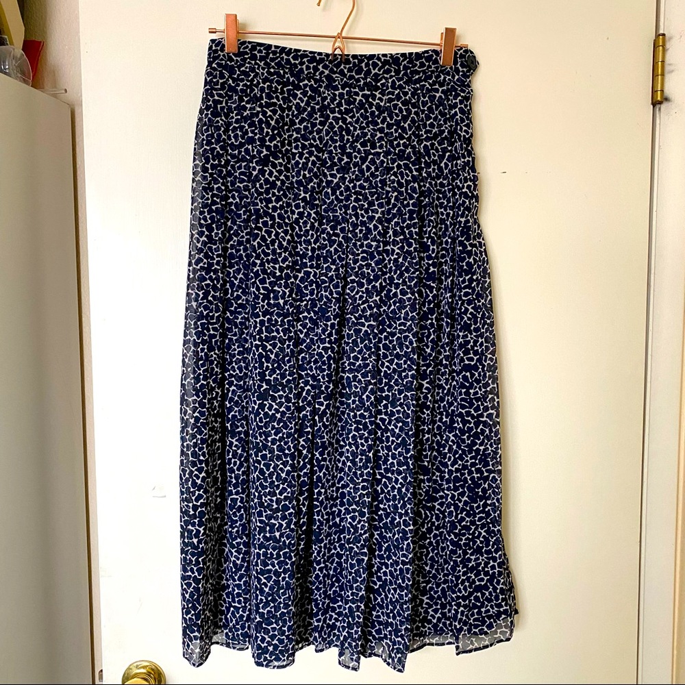 Who What Wear navy giraffe print skirt